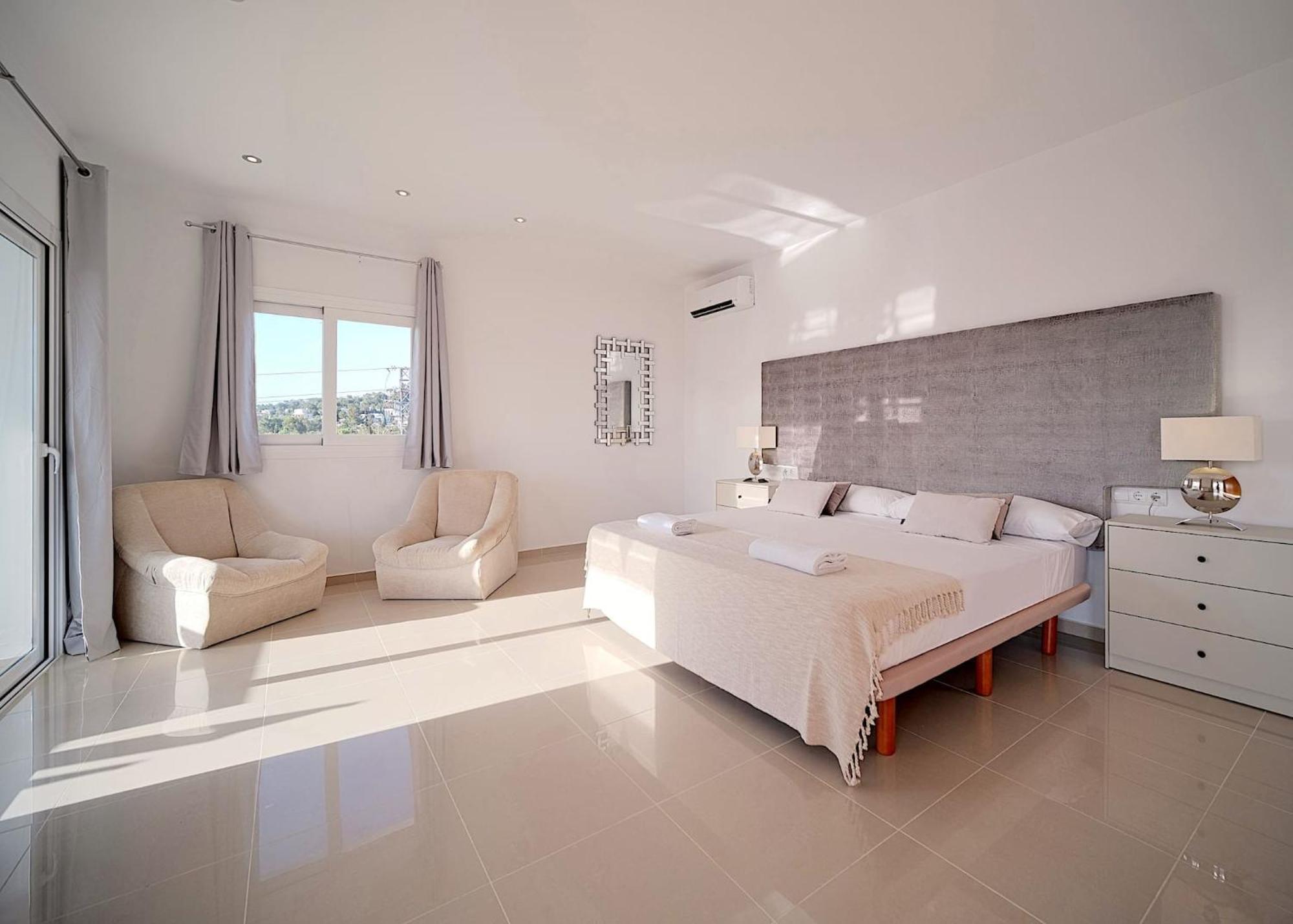 Villa Romeo 2Km From Ibiza Town And 1Km From Talamanca Beach Santa Eularia des Riu Exteriör bild
