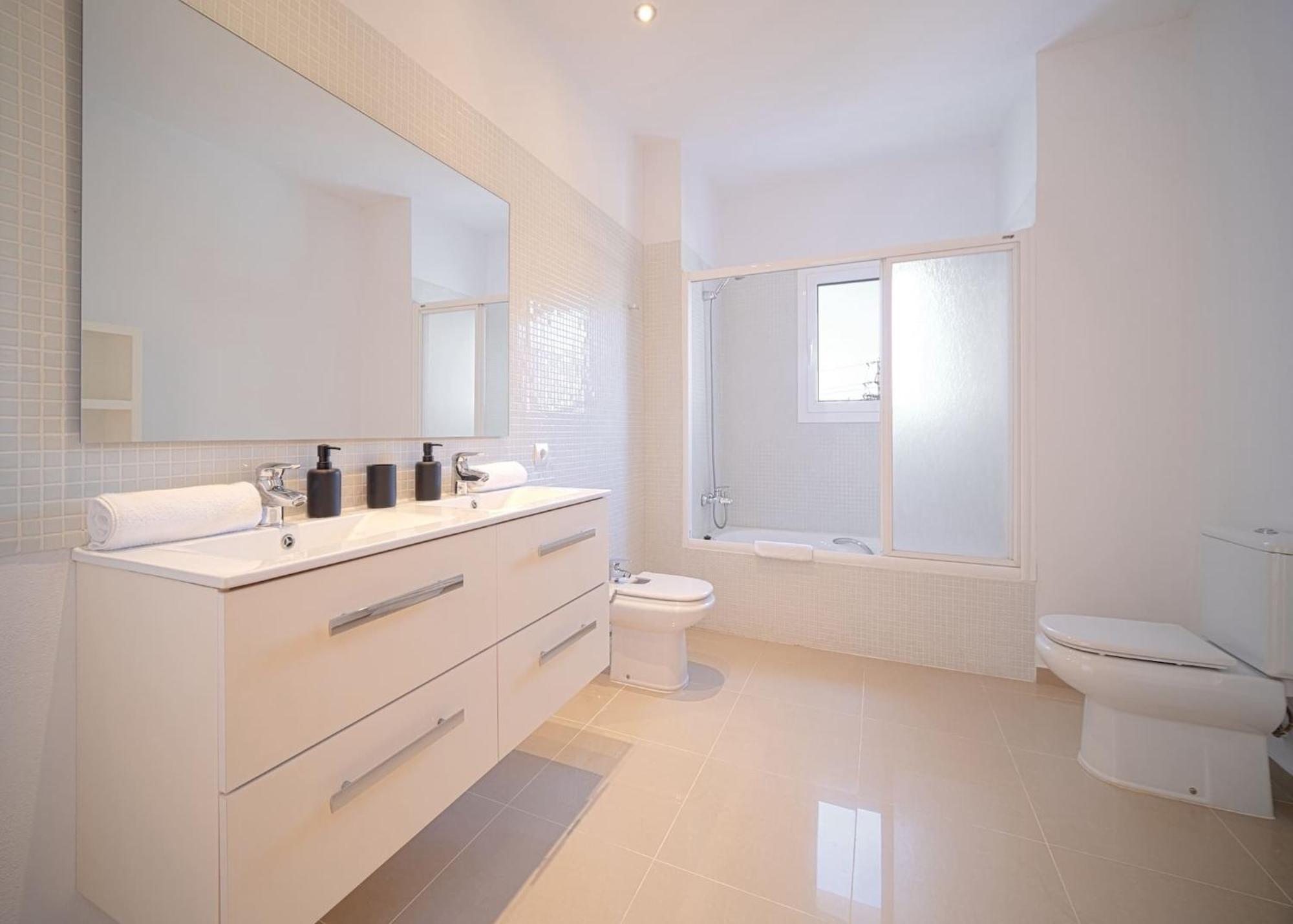 Villa Romeo 2Km From Ibiza Town And 1Km From Talamanca Beach Santa Eularia des Riu Exteriör bild