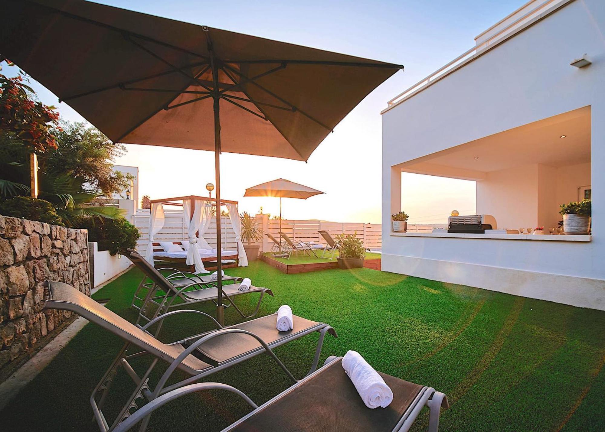 Villa Romeo 2Km From Ibiza Town And 1Km From Talamanca Beach Santa Eularia des Riu Exteriör bild