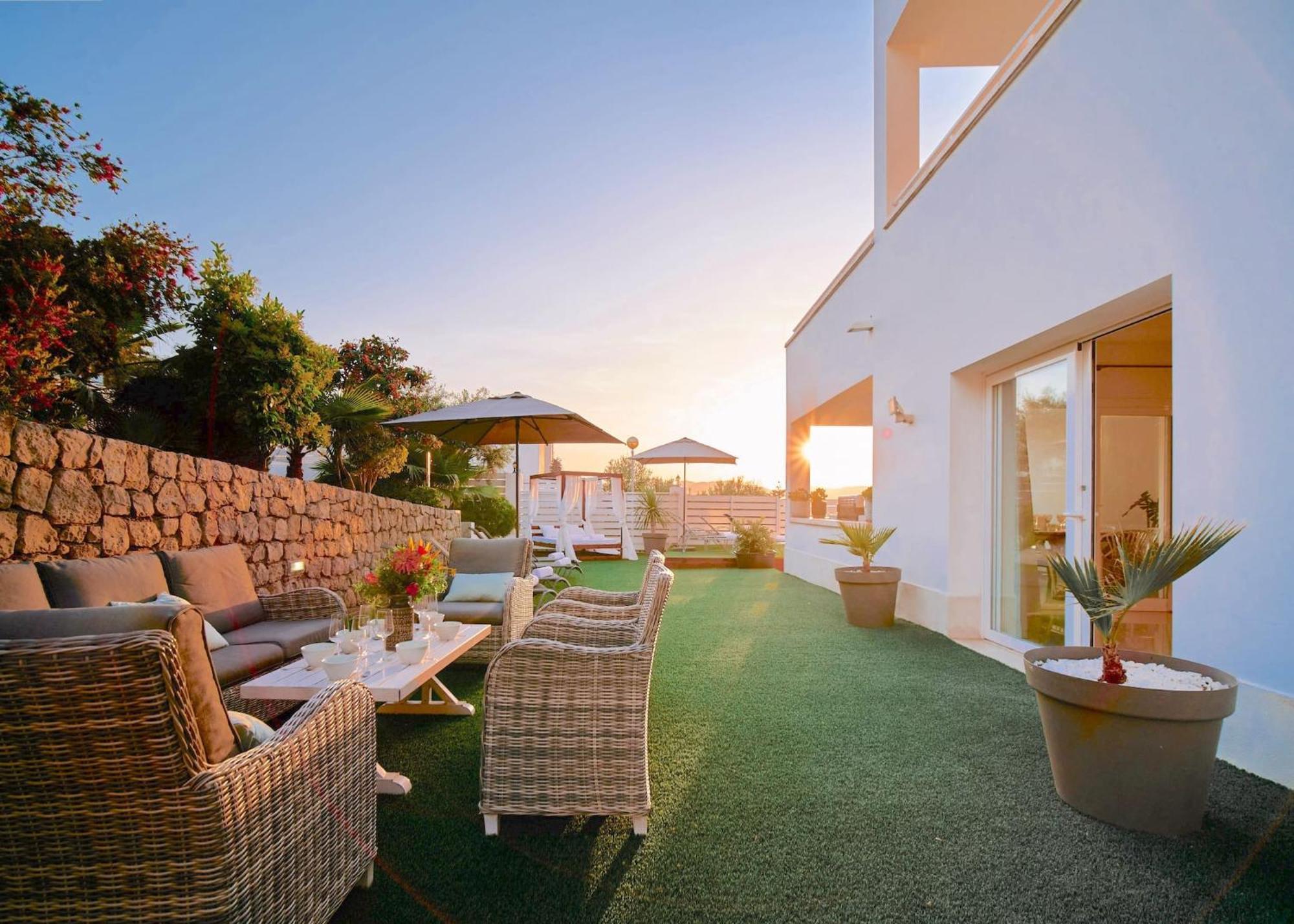 Villa Romeo 2Km From Ibiza Town And 1Km From Talamanca Beach Santa Eularia des Riu Exteriör bild