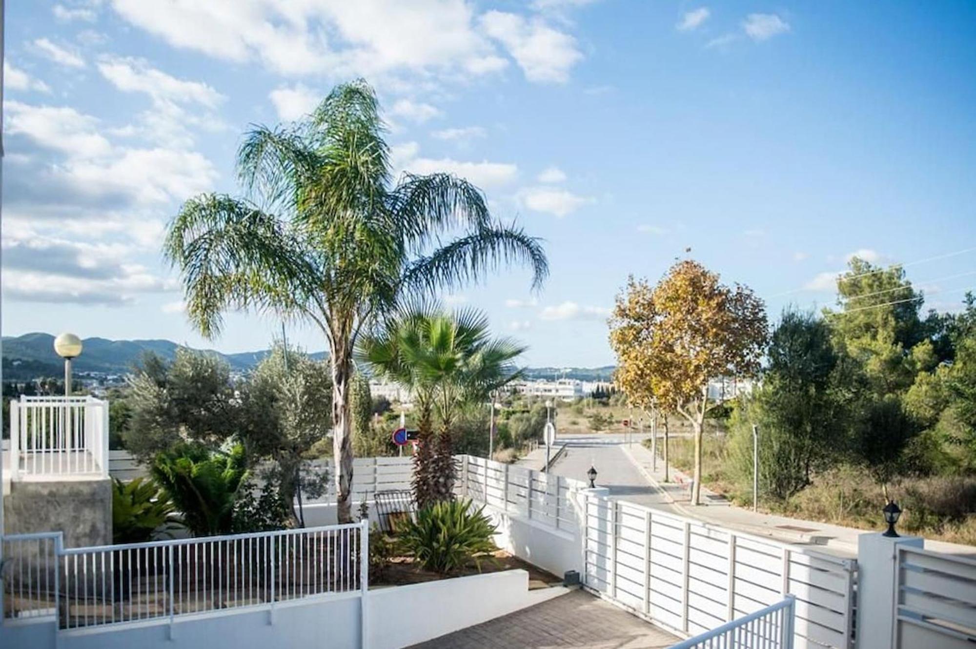 Villa Romeo 2Km From Ibiza Town And 1Km From Talamanca Beach Santa Eularia des Riu Exteriör bild
